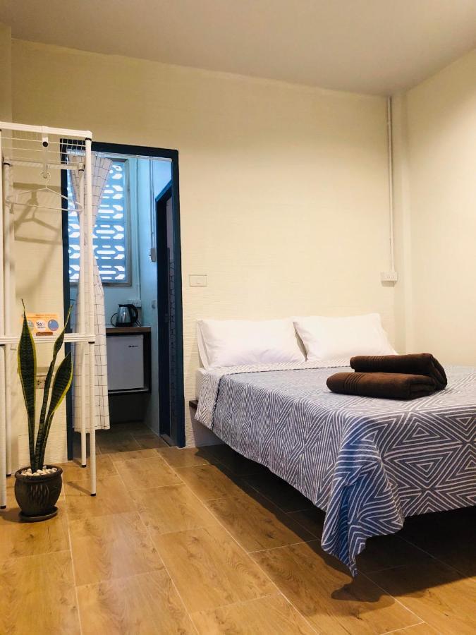 Number 4 Old Town Hostel Chiang Mai Exterior photo